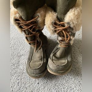 Ugg Australia lace up Adirondack boots